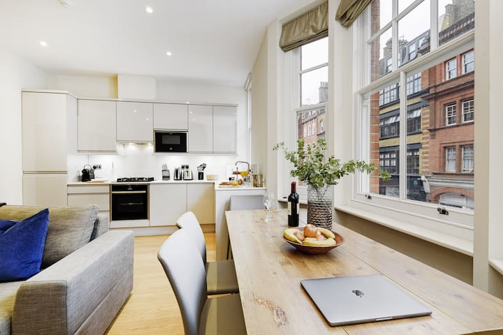 PBC | Luxury One Bedroom Apartment Soho: GT5 - Luxflat Aparetments