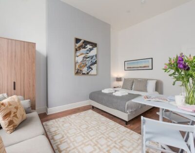 PBC | Studio Apartment Earl’s Court 121 EC3