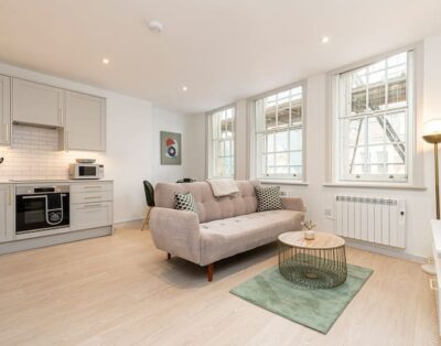 Modern flat in Leicester Square