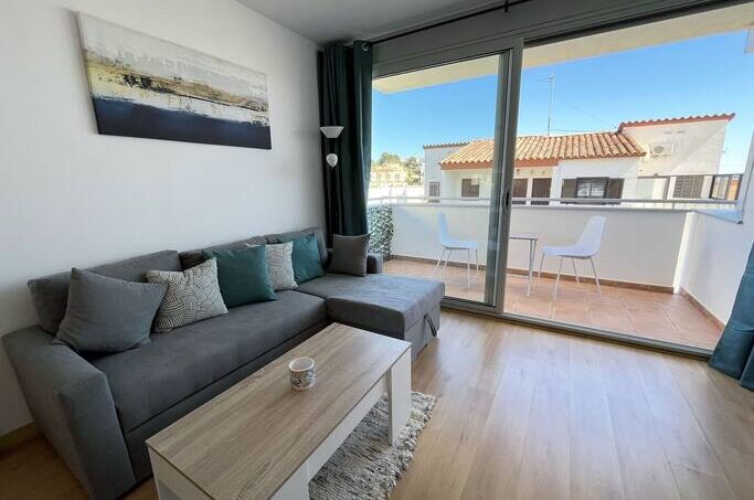 2-bedrooms brand new apartment steps to the beach
