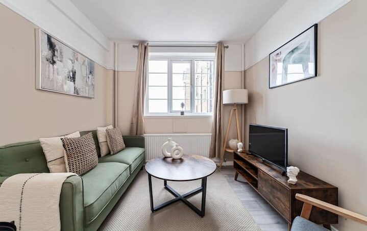 Top 6 Insider Tips for Booking Serviced Apartments in London
