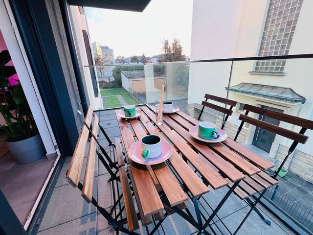 Lovely 1 bedroom apartment w balcony&parking-BON10