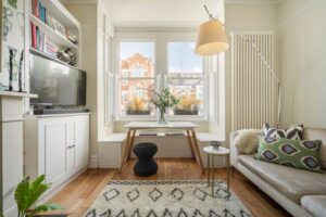 Loft Retreat-Ensuite Room In Welcoming Family Home